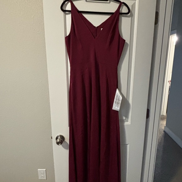 Dress the Population Dark Magenta V-Neck dress - Picture 3 of 4